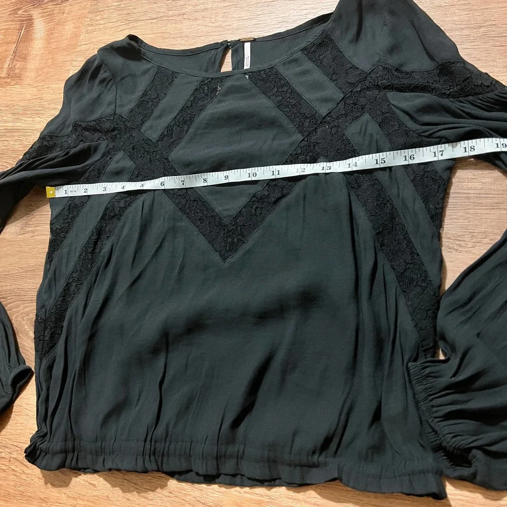 FREE PEOPLE black lightweight peasant style top size XS - Picture 9 of 9